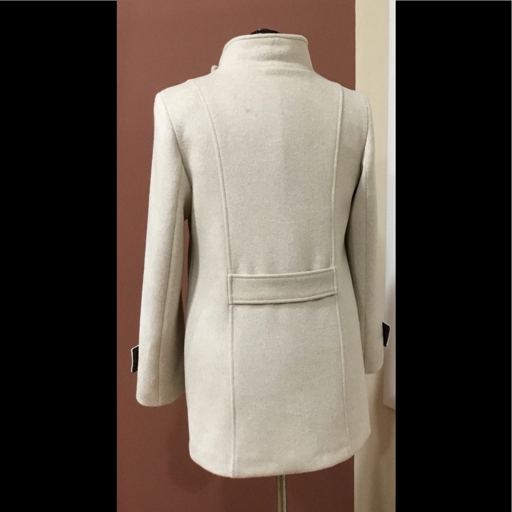 Women Coat - Picture 6 of 10